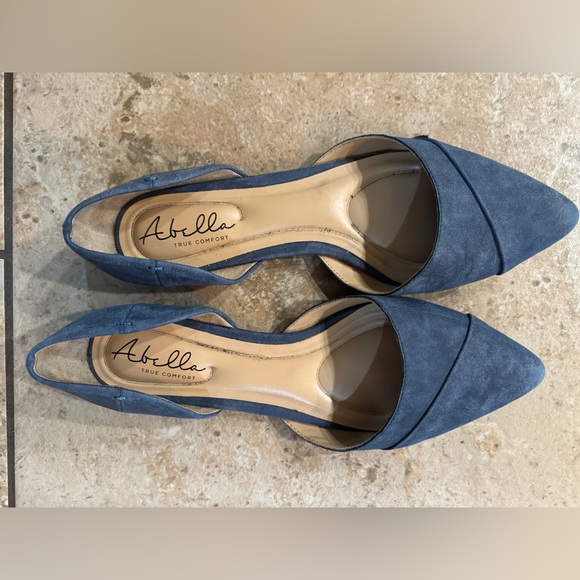 Abella true comfort flats. - Picture 2 of 3